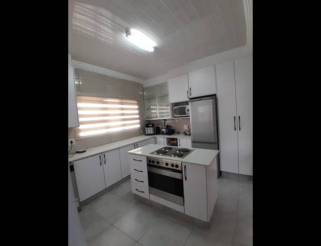 4 BEDROOM HOUSE FOR SALE IN LOTUS GARDENS